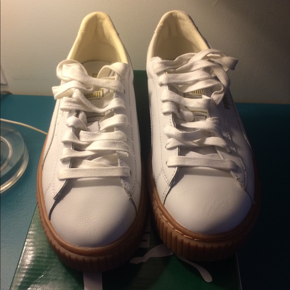 Riahanna platform pumas